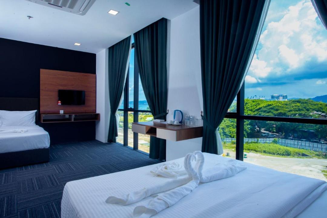We Hotel Langkawi Kuah Esterno foto