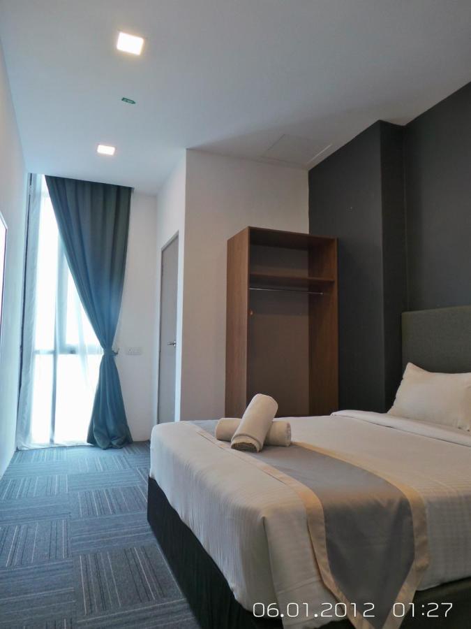 We Hotel Langkawi Kuah Esterno foto
