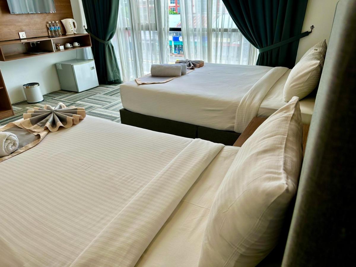 We Hotel Langkawi Kuah Esterno foto